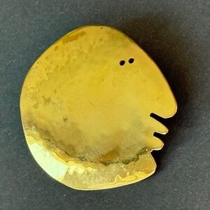 ARTISAN HANDMADE Brooch Hammered Gold Metal Funny Face Pin Back